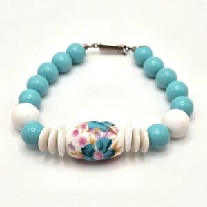 VINTAGE Plastic Floral Beaded Blue and White Bracelet Box Clasp